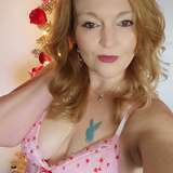 ladyredbuschfree