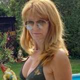 naked_nora